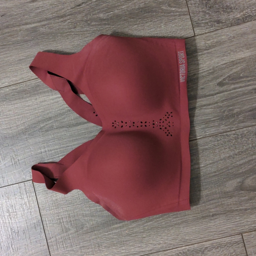 Victoria Sport Bra with Eyelet Design
